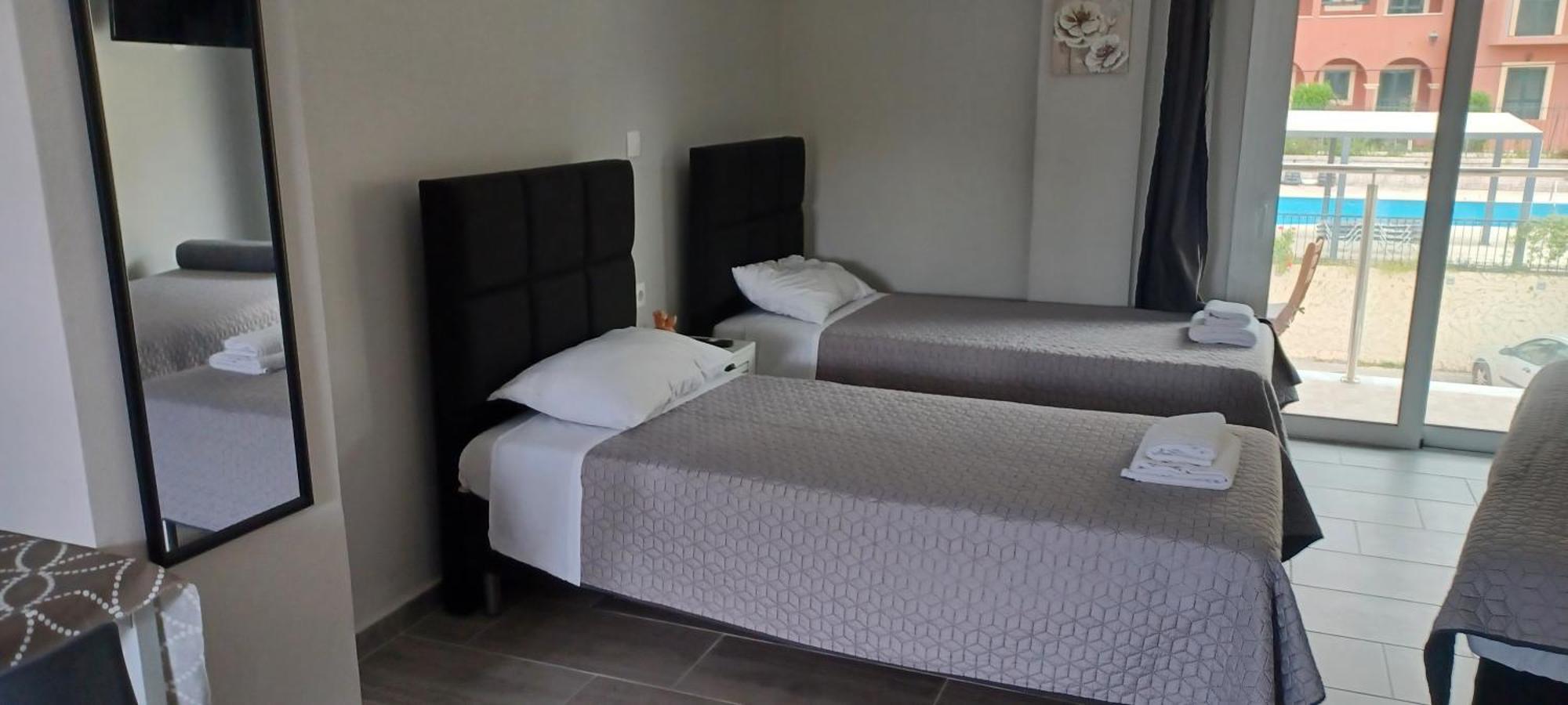 George Studios 2 Ипсос Экстерьер фото